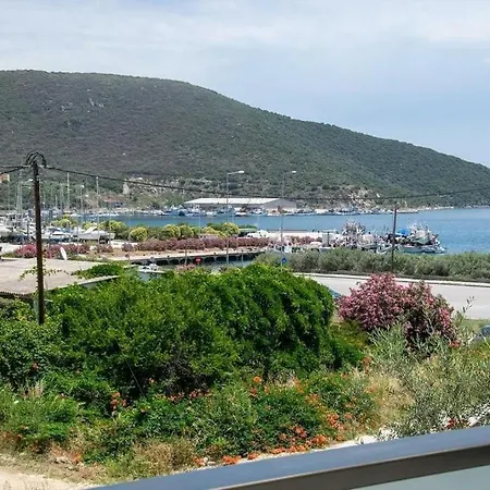 Afrodite Villa Néa Péramos