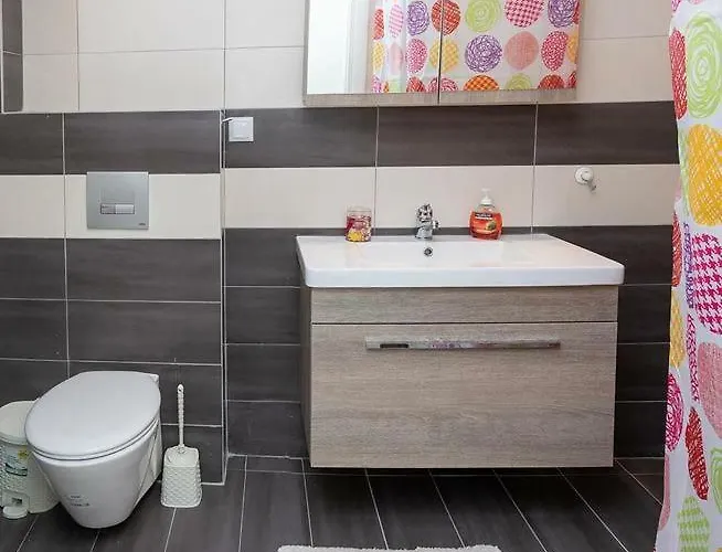 Afrodite * Néa Péramos