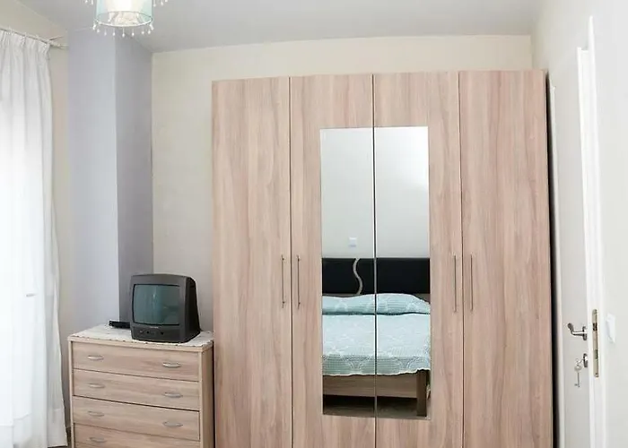 Afrodite Villa Néa Péramos