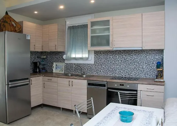 Afrodite * Néa Péramos