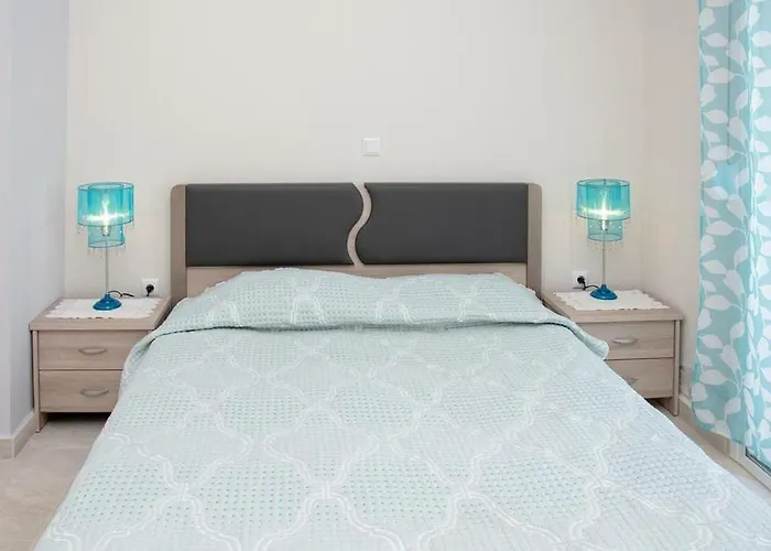 Afrodite Villa Néa Péramos